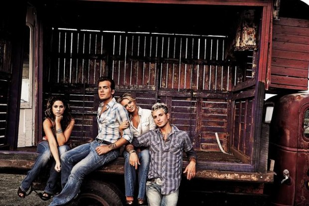 Gloriana hits chart with 4-part harmonies  