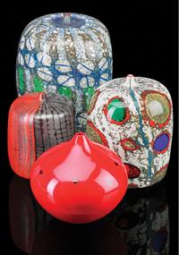 Modern glass vases fetch more than $89K at New Jersey auction