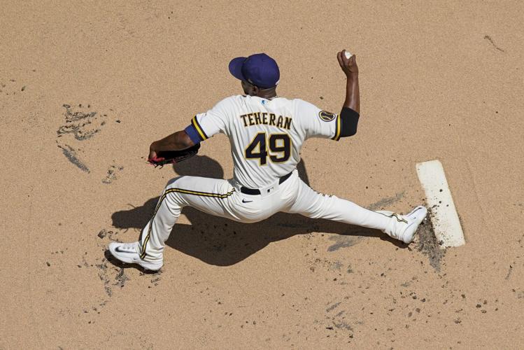 Cubs Brewers Baseball