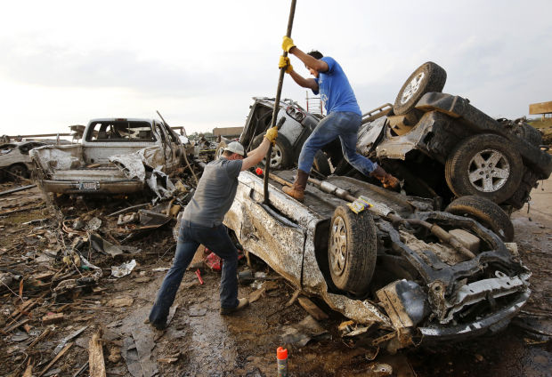 Massive tornado strikes Oklahoma