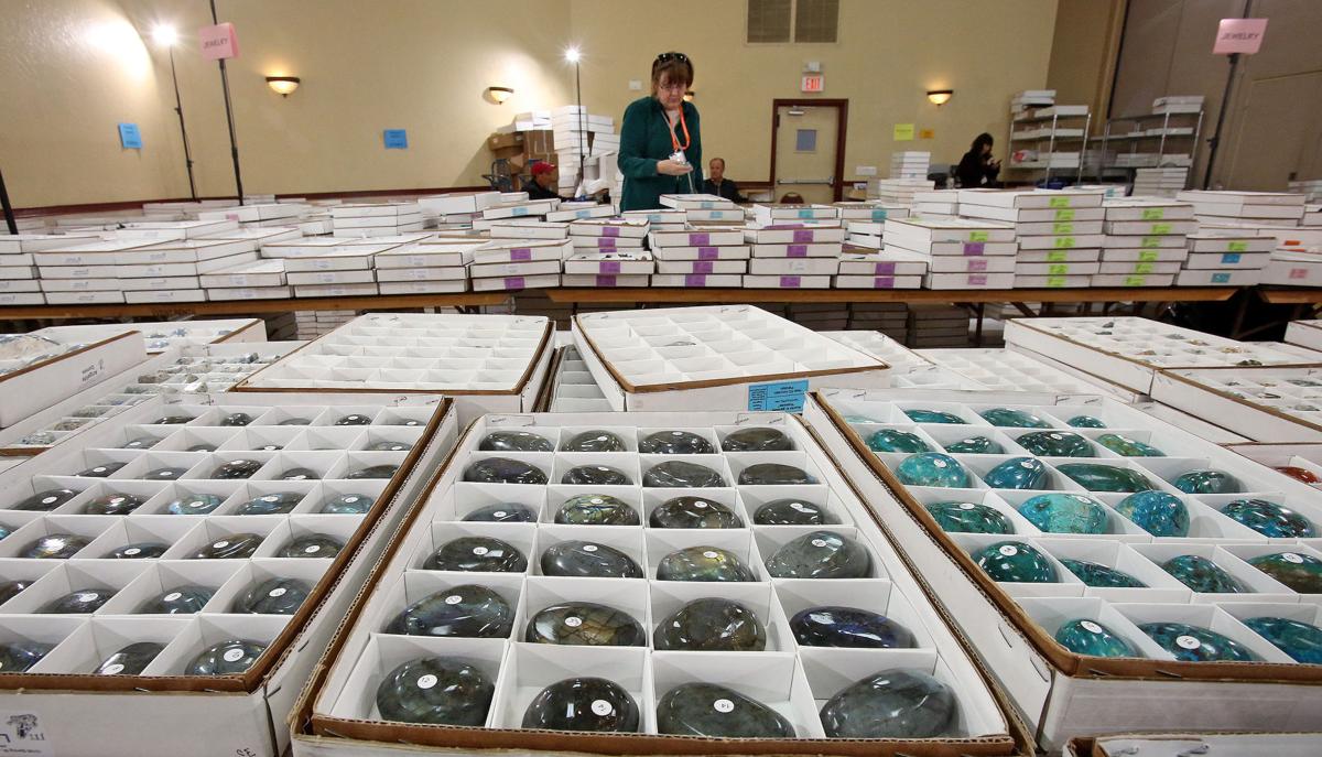 Tucson Gem, Mineral and Fossil Showcase