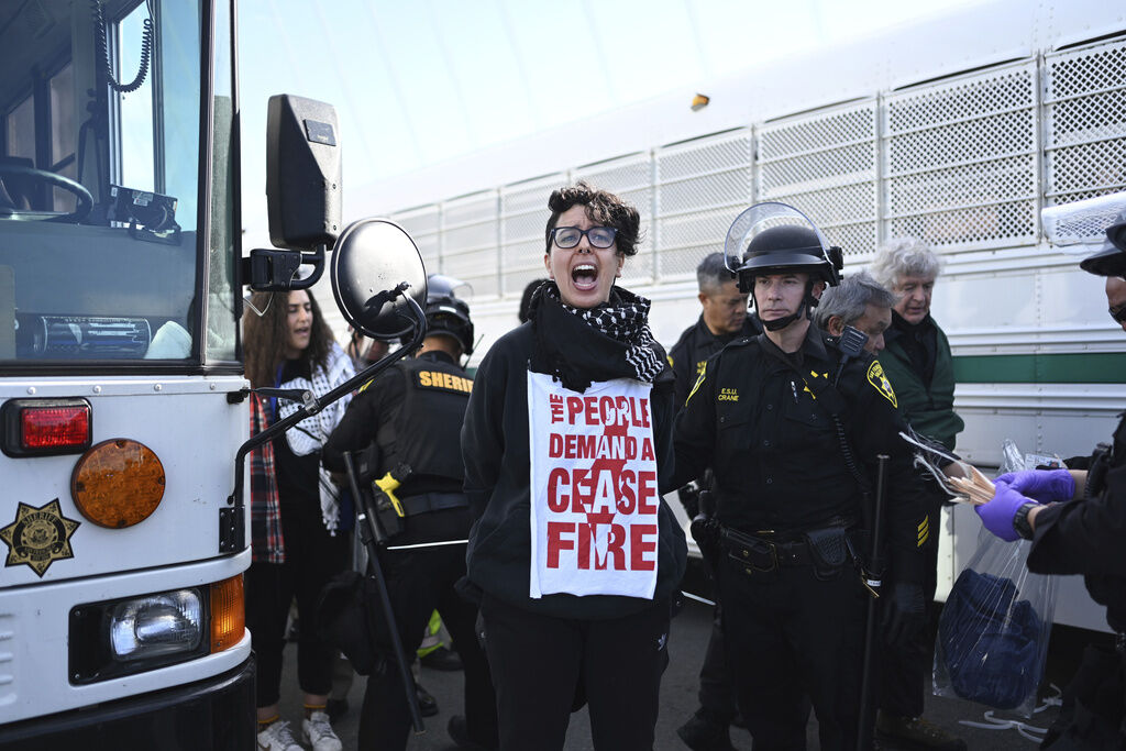 Protesters block bridge