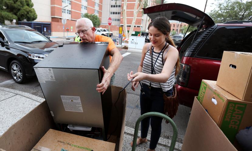 UA dorm move-in day