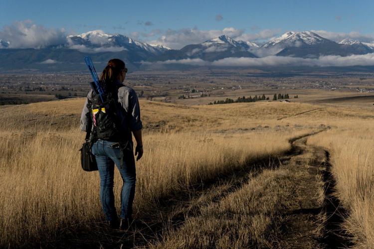 harkisn walking away