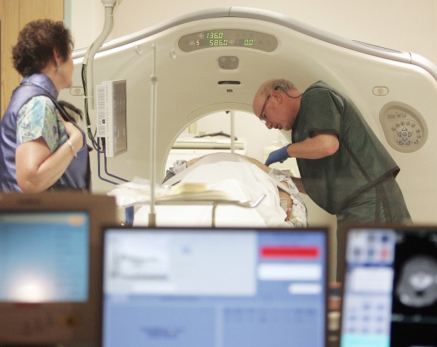CT lung scans save lives, result in false alarms, too   
