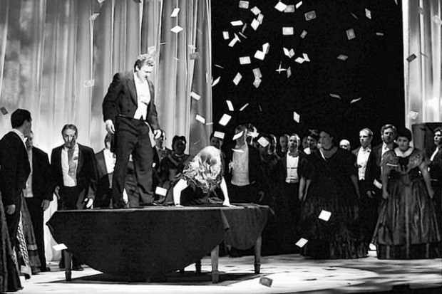 Arizona Opera closes season to bravos with 'La Traviata'  