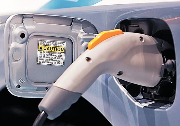 Automakers plug their new electric cars  