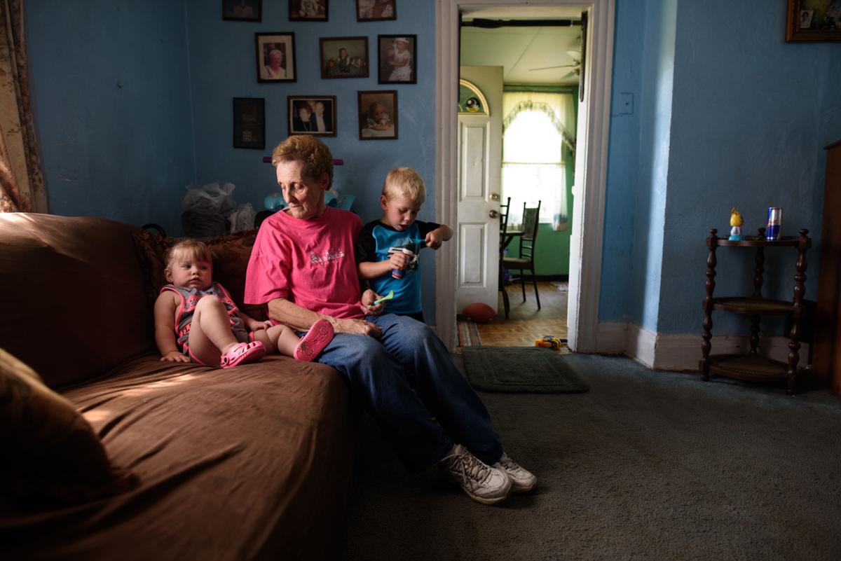 La Crisis De Cuidado Temporal Persiste Aunque El Dcs Cante Victoria Tucson Tucson Com