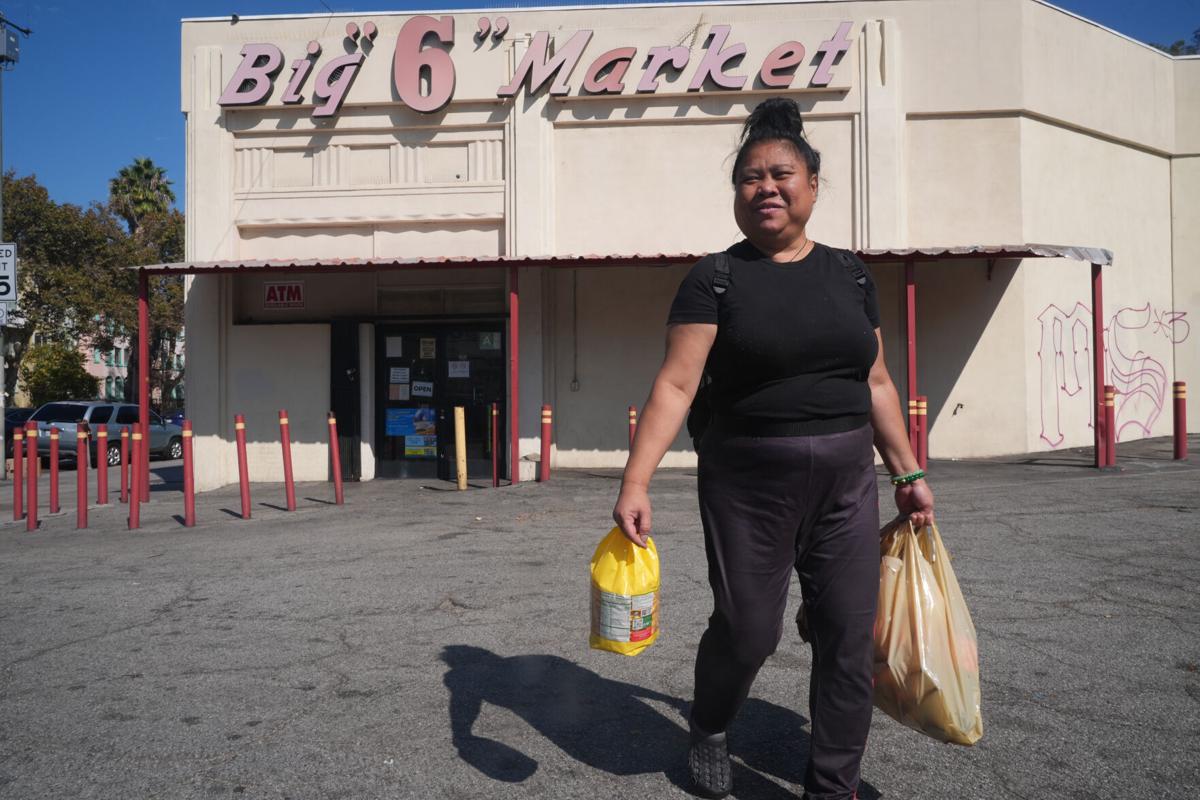 Uncertainty over federal food aid deepens