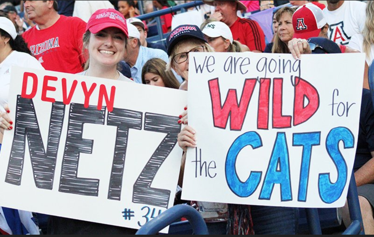 061022-tuc-spt-uasoftball-p1