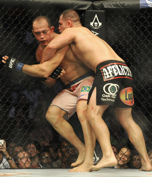 Cain velasquez on sale junior dos santos