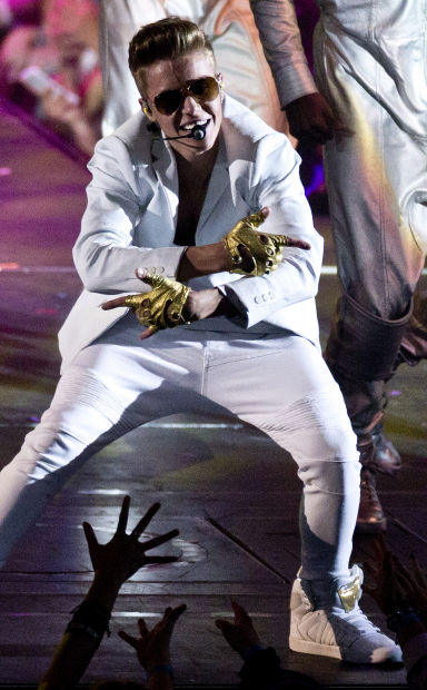 Justin Bieber recovering after fainting
