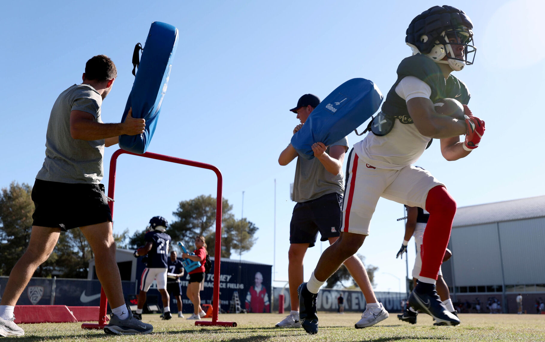 ֱ spring football practice