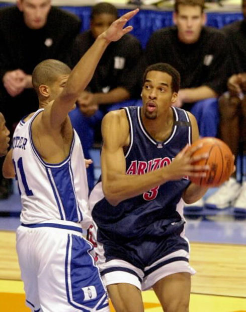 Arizona's Numbers Game: Basketball: Reeves vs.Woods: Choice between shots, blocks