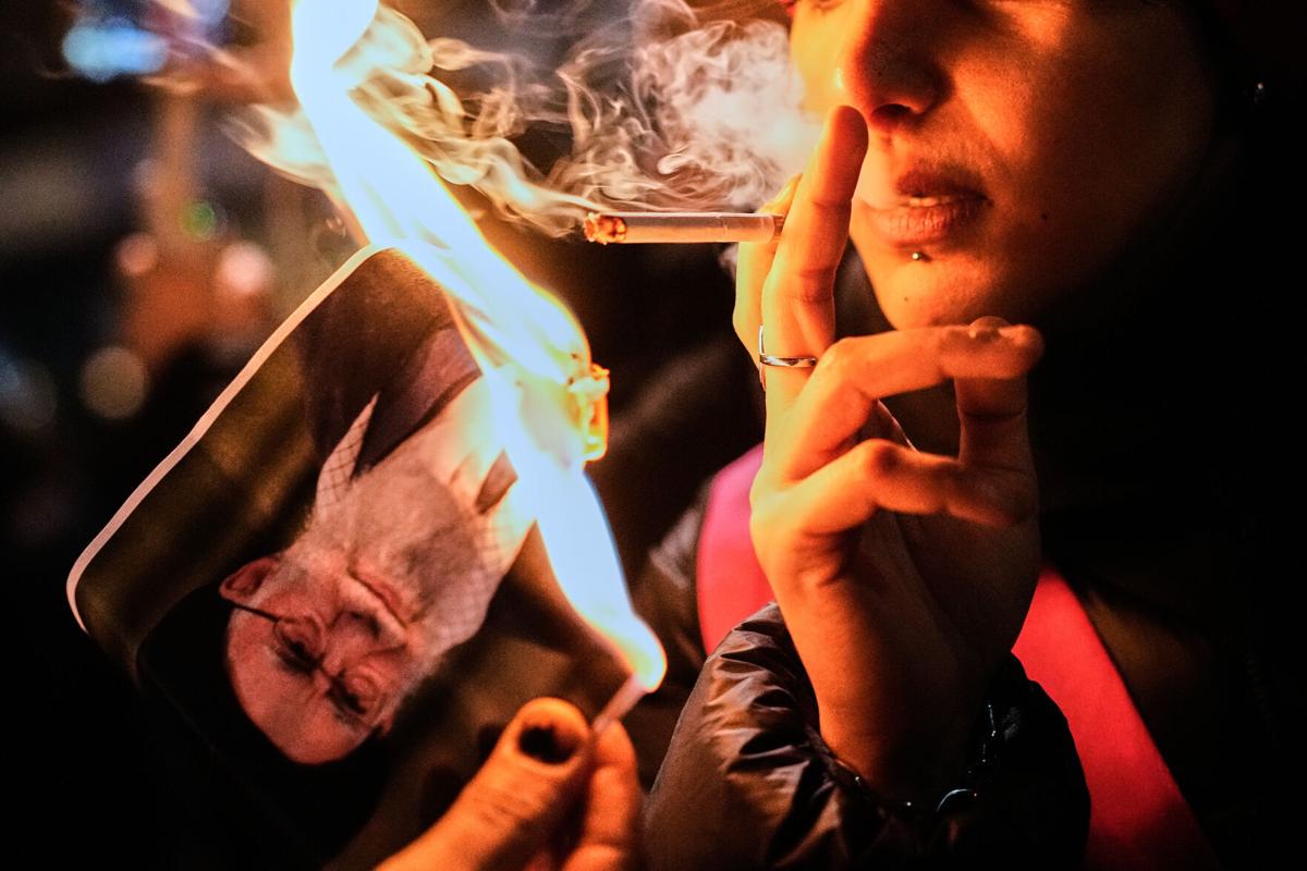 smoking 5 cigarettes Cigaret-5 - PICRYL
