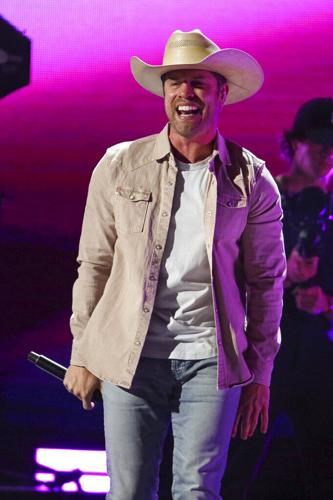 Fall arts -- Dustin Lynch