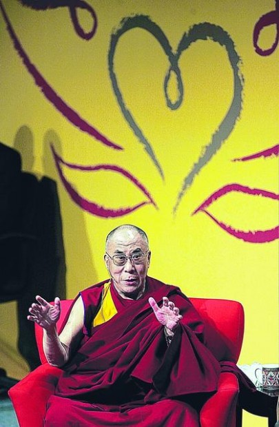 Tibetan spiritual leader avoids politics in visit  