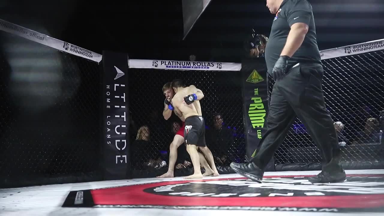 Regional amateur fighters in the Rise of the Prospects Cage Series 3 at Rialto Theatre