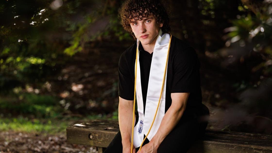 North Carolina school officials admit they chose wrong valedictorian after mom stands up for son