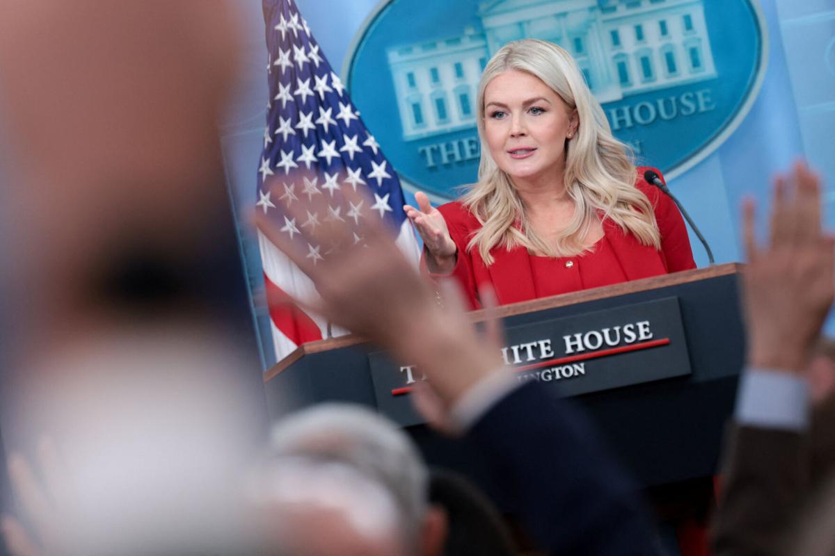 WH press secretary Leavitt stepping down