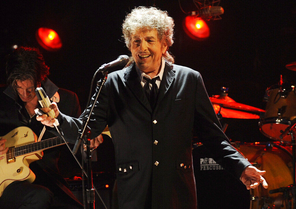 Bob Dylan is coming to Tucson for AVA summer show