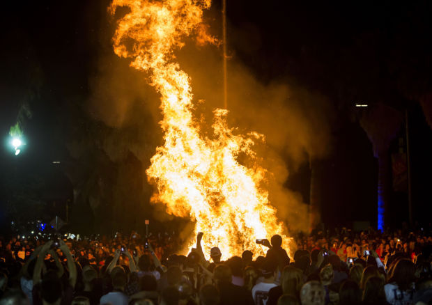 2014 University of Arizona homecoming bonfire