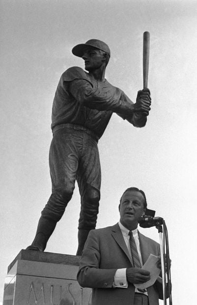 Baseball great Stan 'The Man' Musial dies at 92