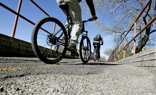 Closures set for paths   