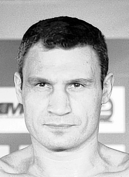 Klitschko stops Gomez in 9th to retain WBC title  