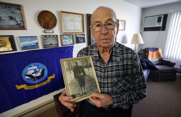 Students join Pearl Harbor veterans to learn on attack's 70th anniversary   