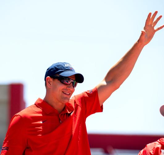 042521-tuc-spt-uafb-p17.JPG Gronk duplicate