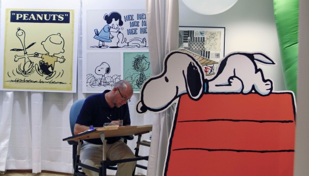 Hallmark, at 100, waves off words of doom in online era   