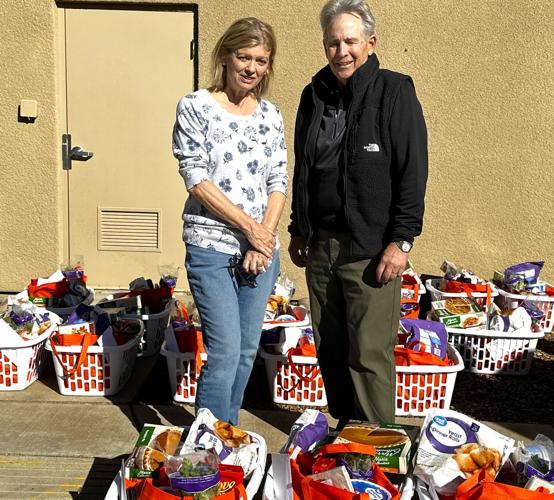 SaddleBrooke Community Outreach Volunteers Delivered Thanksgiving