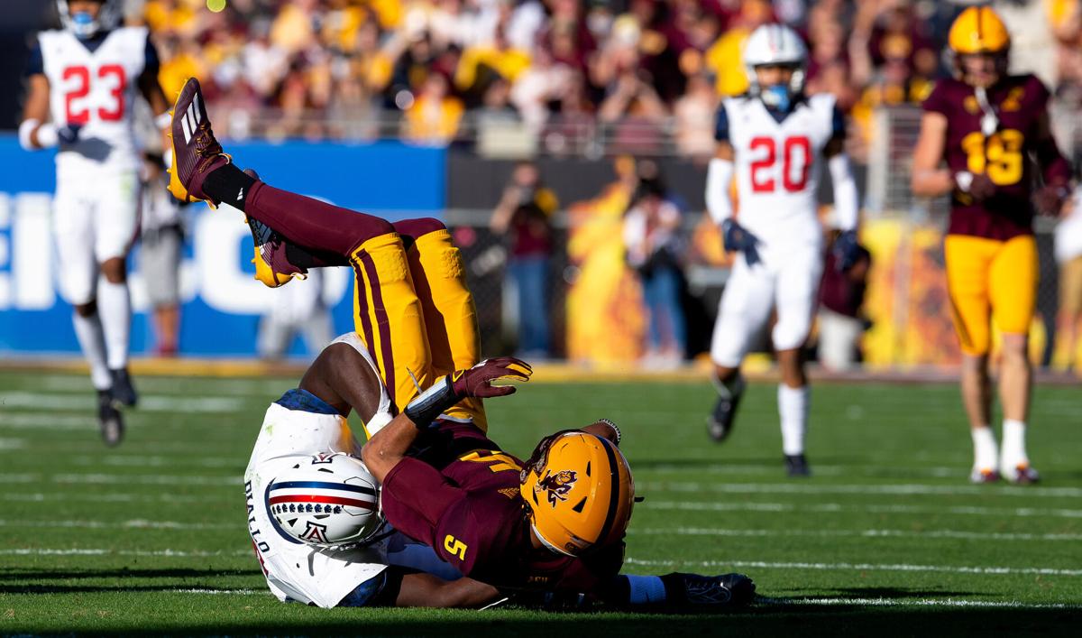 112821-tuc-spt-uafbnotebook-p1