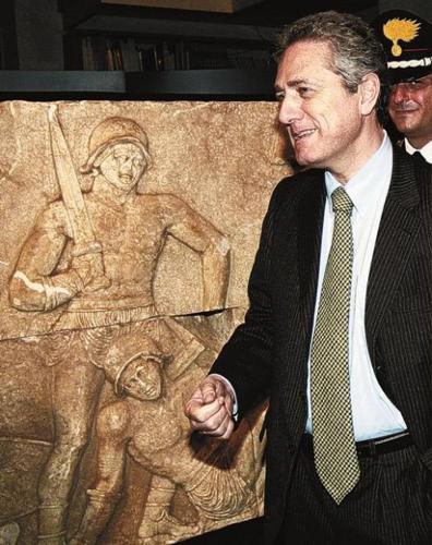 Italian police find carvings of ancient gladiators  