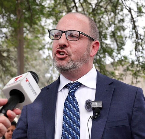 Mo Golman