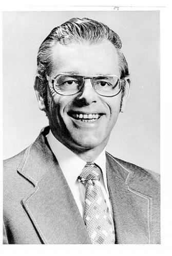 Dunlap, convicted in reporter's death, dies in state prison  