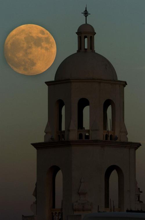 BLUE MOON