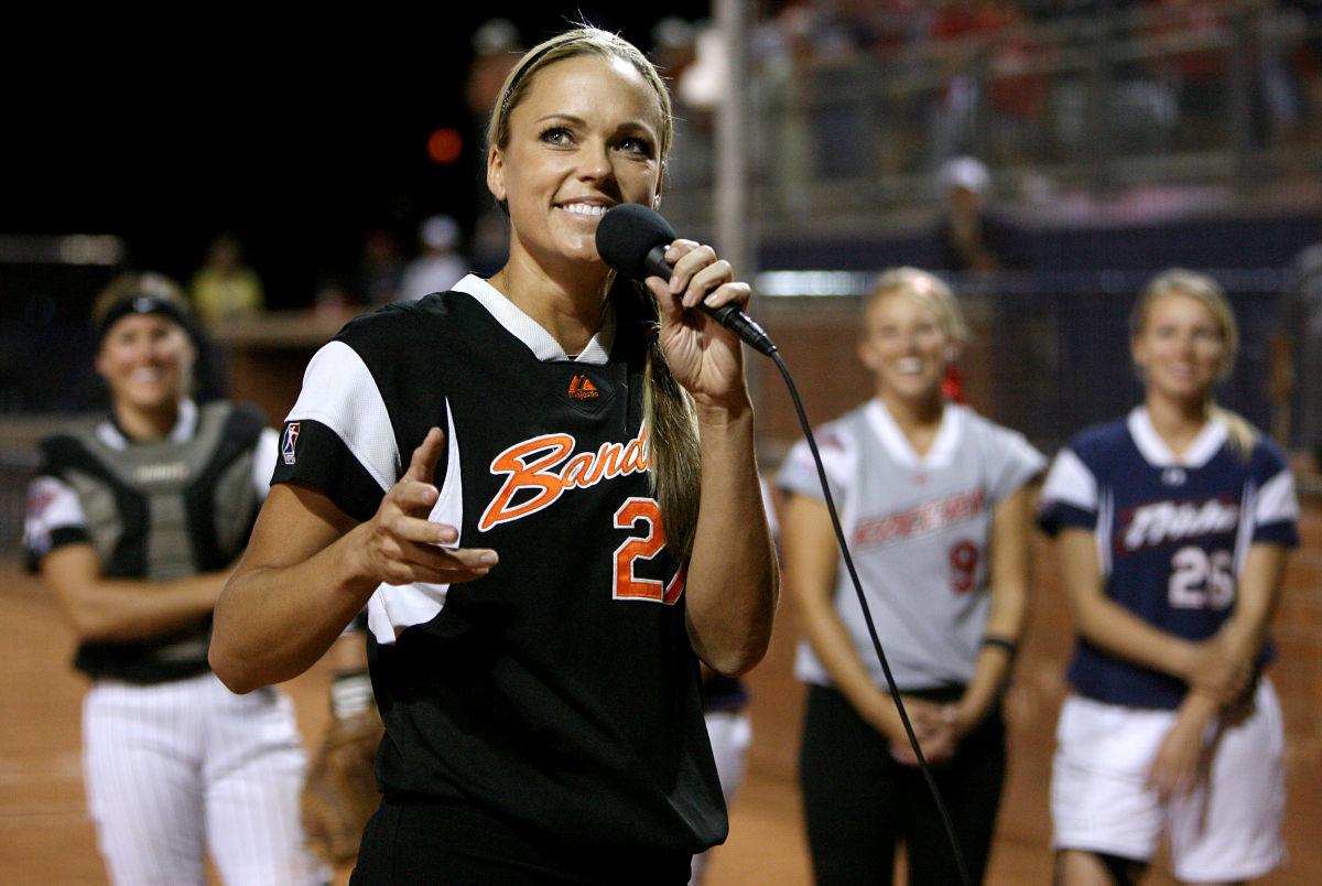 Q-&-A with Jennie Finch: Softball trailblazer on how women in sports are  growing in today's sports world – The Burlington Record