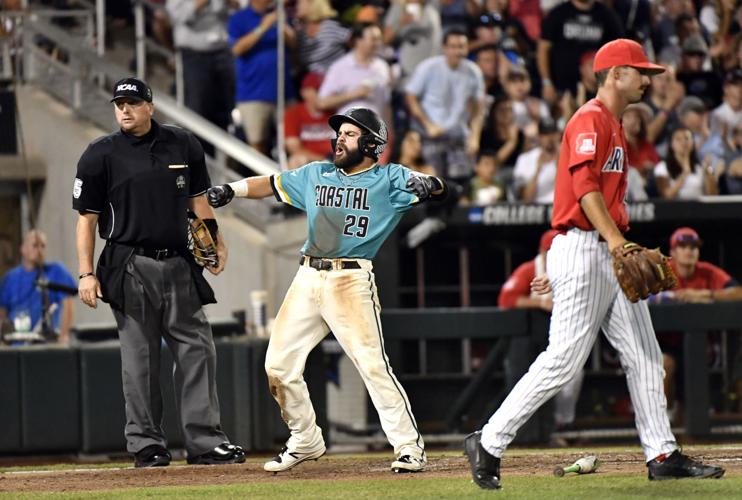Arizona vs. Coastal Carolina in College World Series