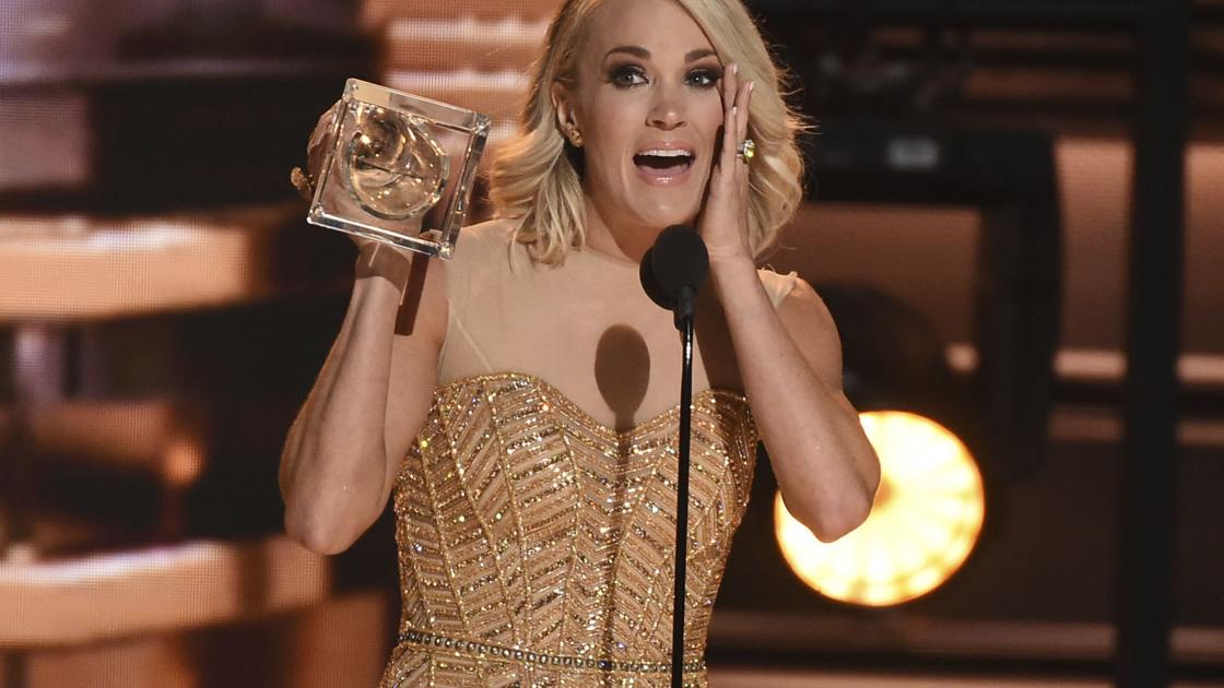 Carrie Underwood, Miranda Lambert vie for Entertainer of the Year at CMAs
