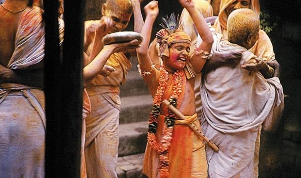 India's cast-out widows are inspiration for drama  