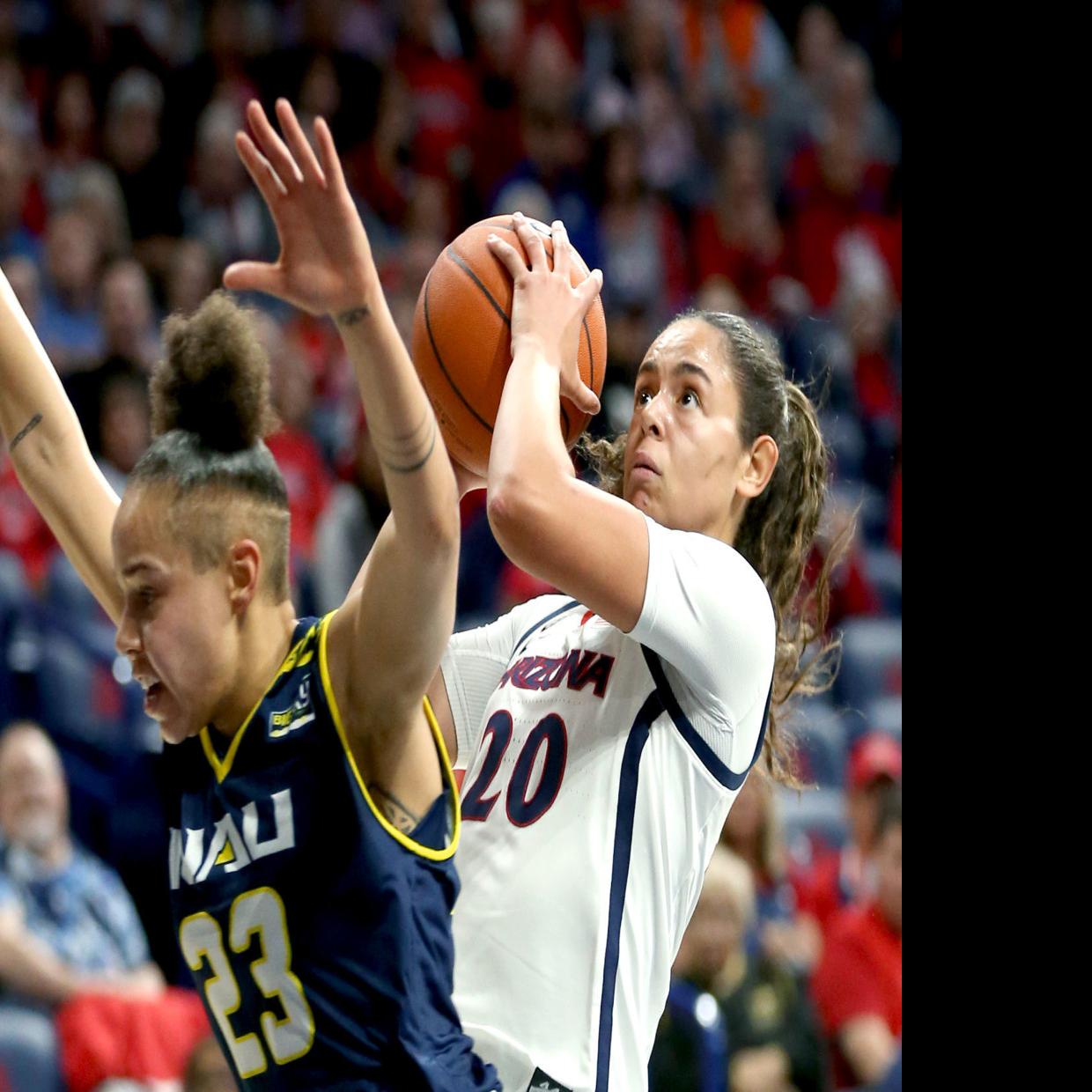 Wildcats Rolling Behind Dominique Mcbryde Their Singing Dancing