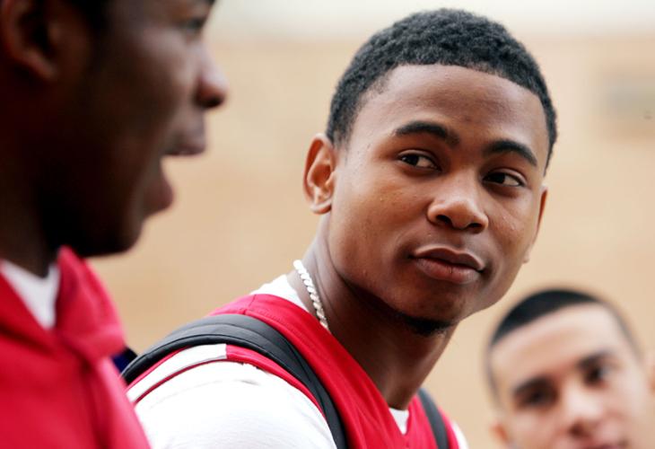 Ex-Santa Rita star Terrell Stoglin ejected, flips off  Venezuelan crowd