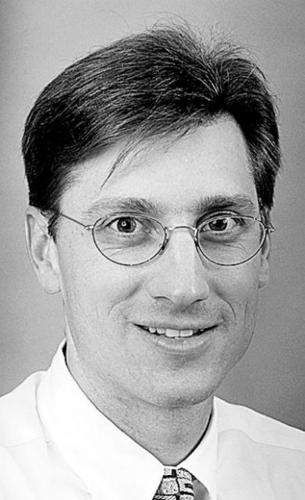 Family ties count at Tucson bank  