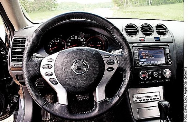Es Altima parecido al G35 coupé  
