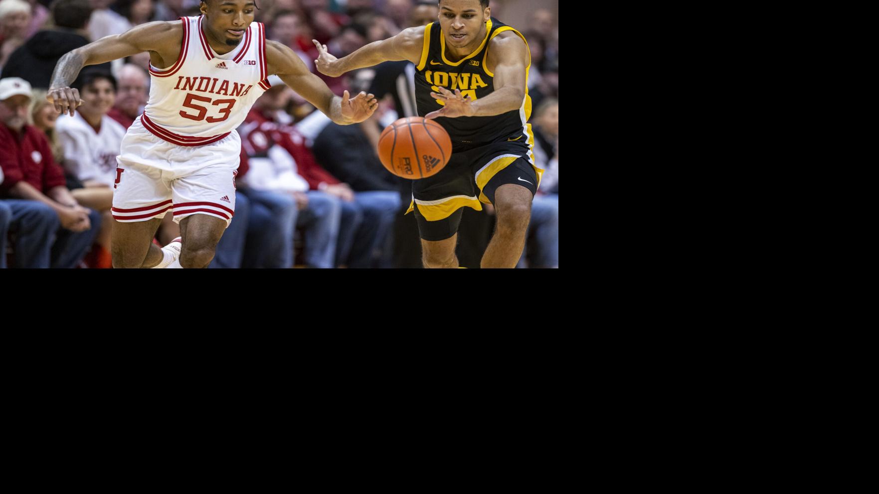 Murray scores 26 to lead Iowa past No. 15 Indiana 90-68