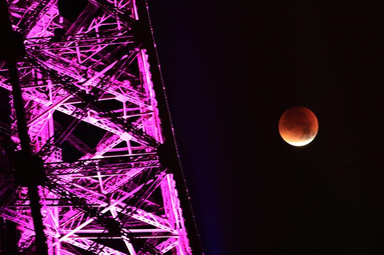 2015: Supermoon Eclipse