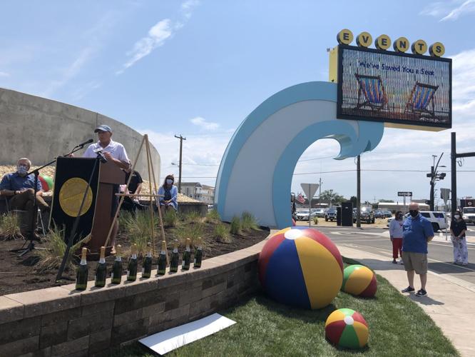 Beach Ball Boulevard gateway at Wildwood