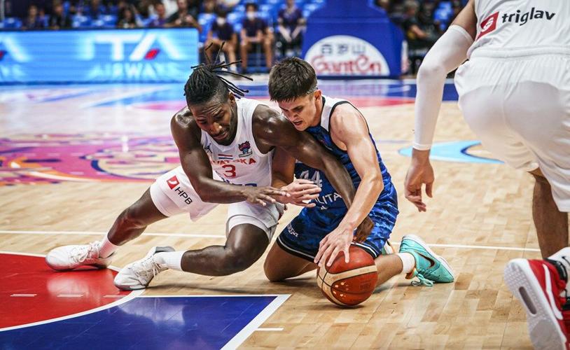 Kerr Kriisa hits floor vs Croatia